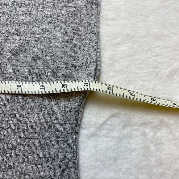 Latched Mama Gray Nest Nursing Tunic Size Small - Picture 8 of 9